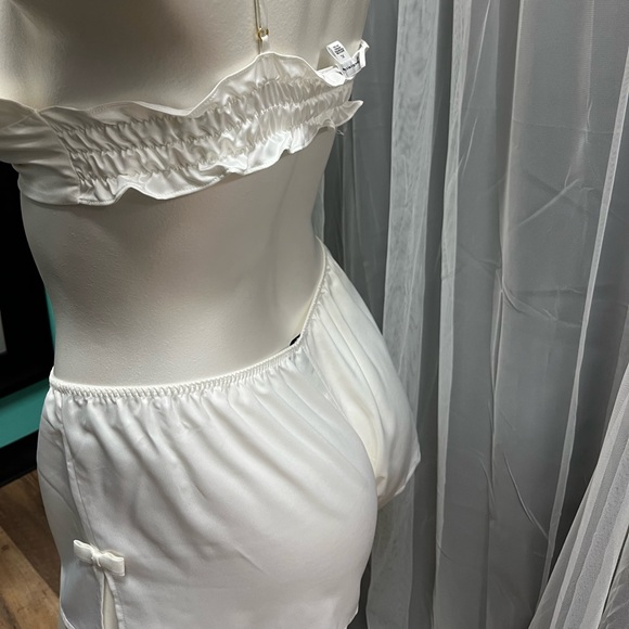 Ivory Rya Collection Shimmer Set - Picture 2 of 2